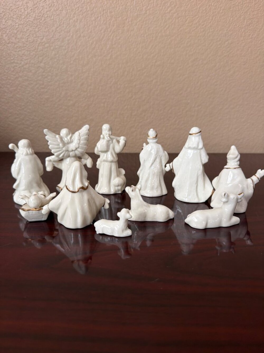 2005 JCPenney Town of Bethlehem Porcelain Nativity Set 12 Piece Gold - Picture 12 of 16